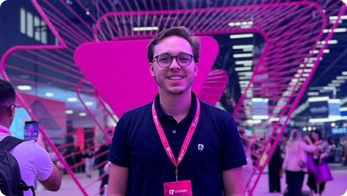 Samuel Fernandes, da Ferracini, em um evento de e-commerce